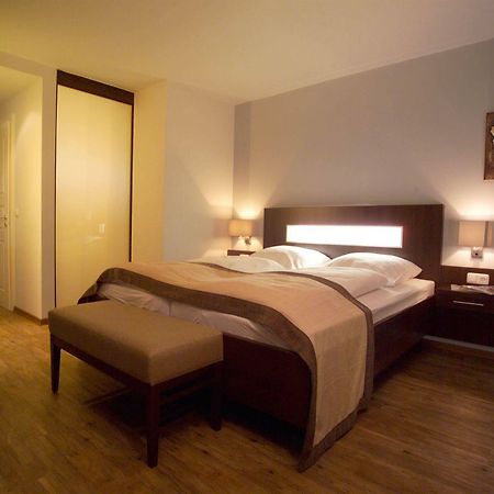 Romantik Seehotel Eichenhain 佩尔泽哈肯 外观 照片